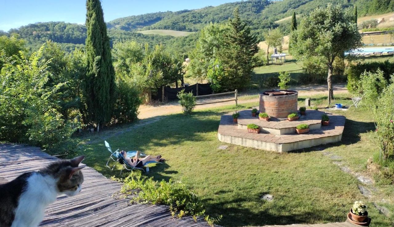 Casale Refoli Guest House Casole dʼElsa Екстериор снимка