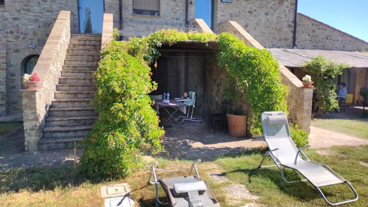Casale Refoli Guest House Casole dʼElsa Екстериор снимка