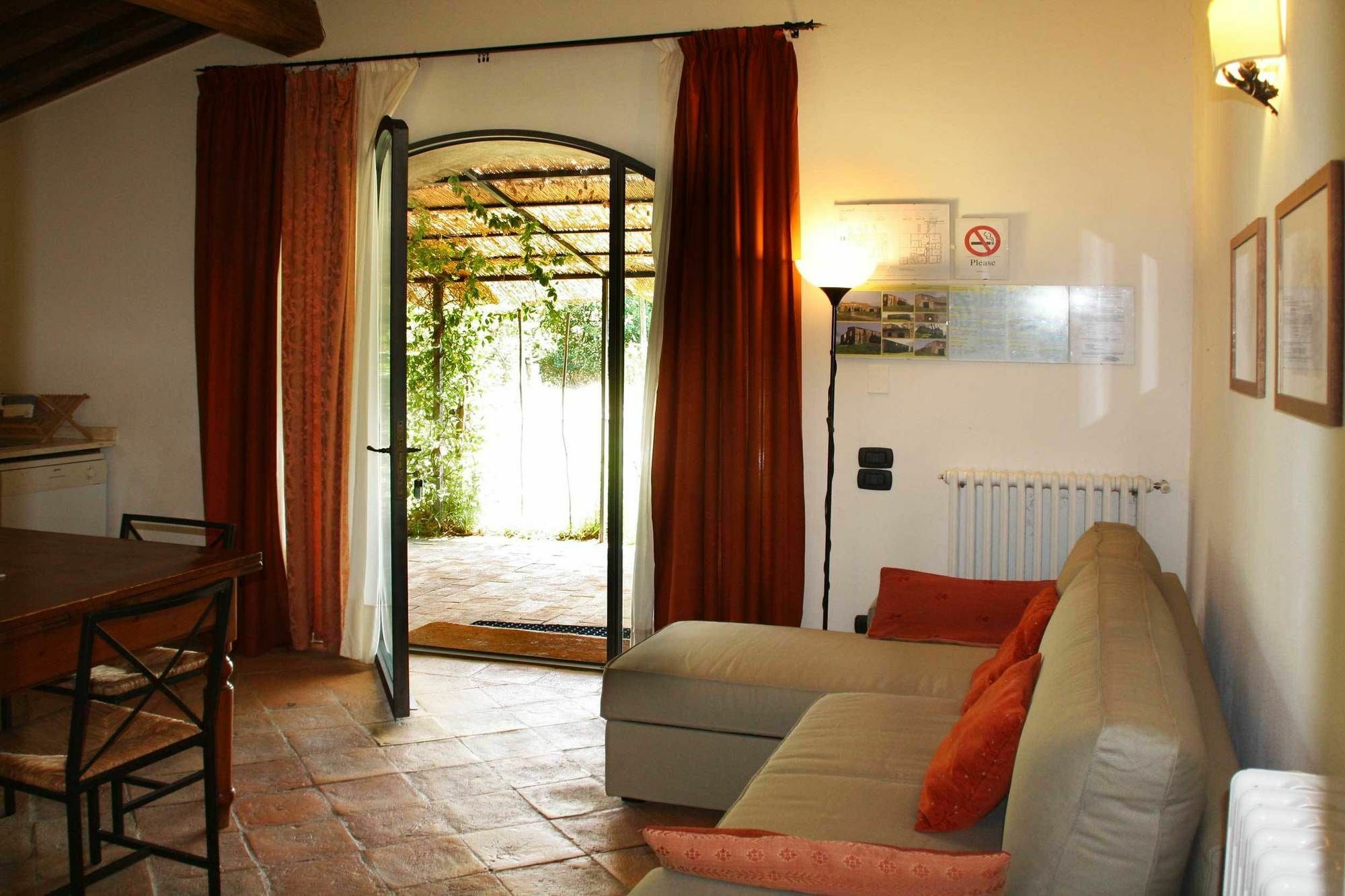 Casale Refoli Guest House Casole dʼElsa Екстериор снимка
